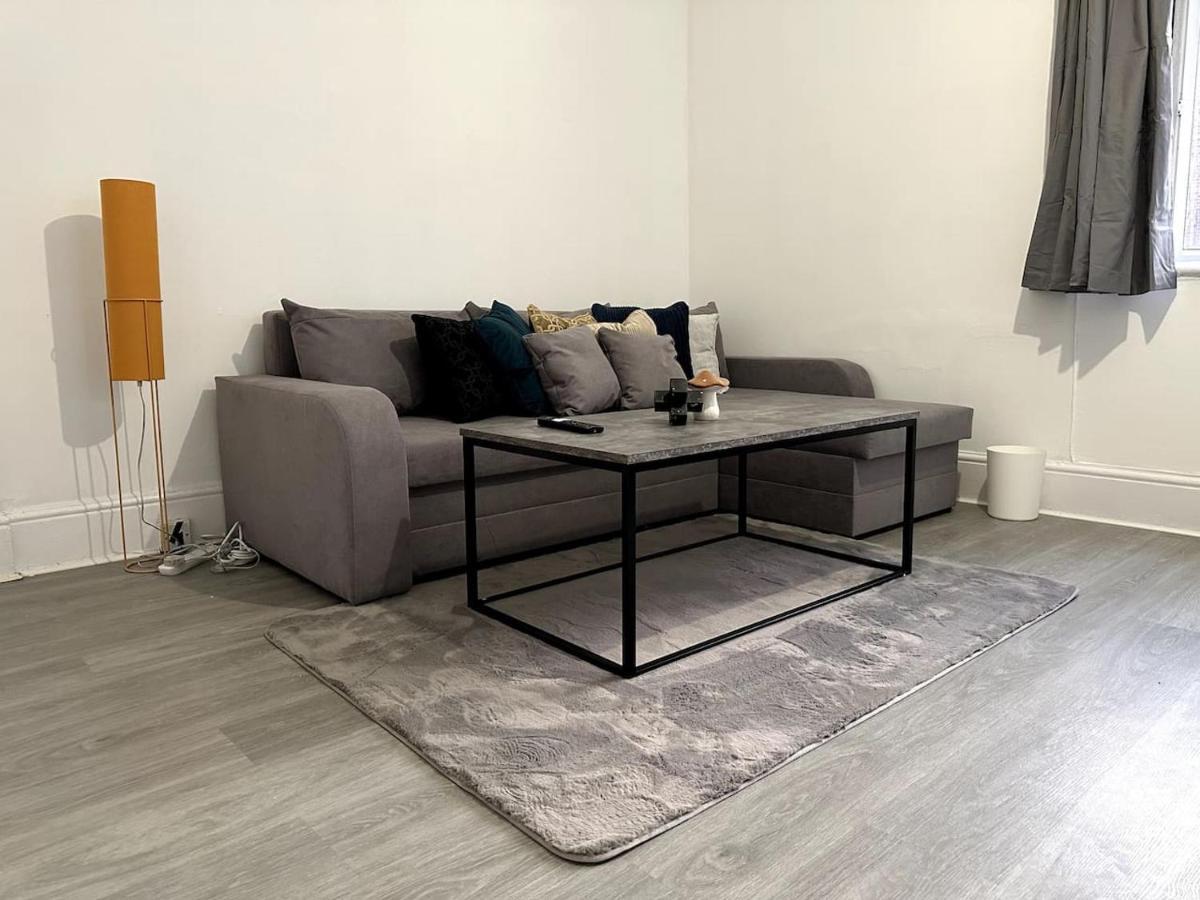 Wonderful 2 Bedroom On Tower Bridge London Exterior photo