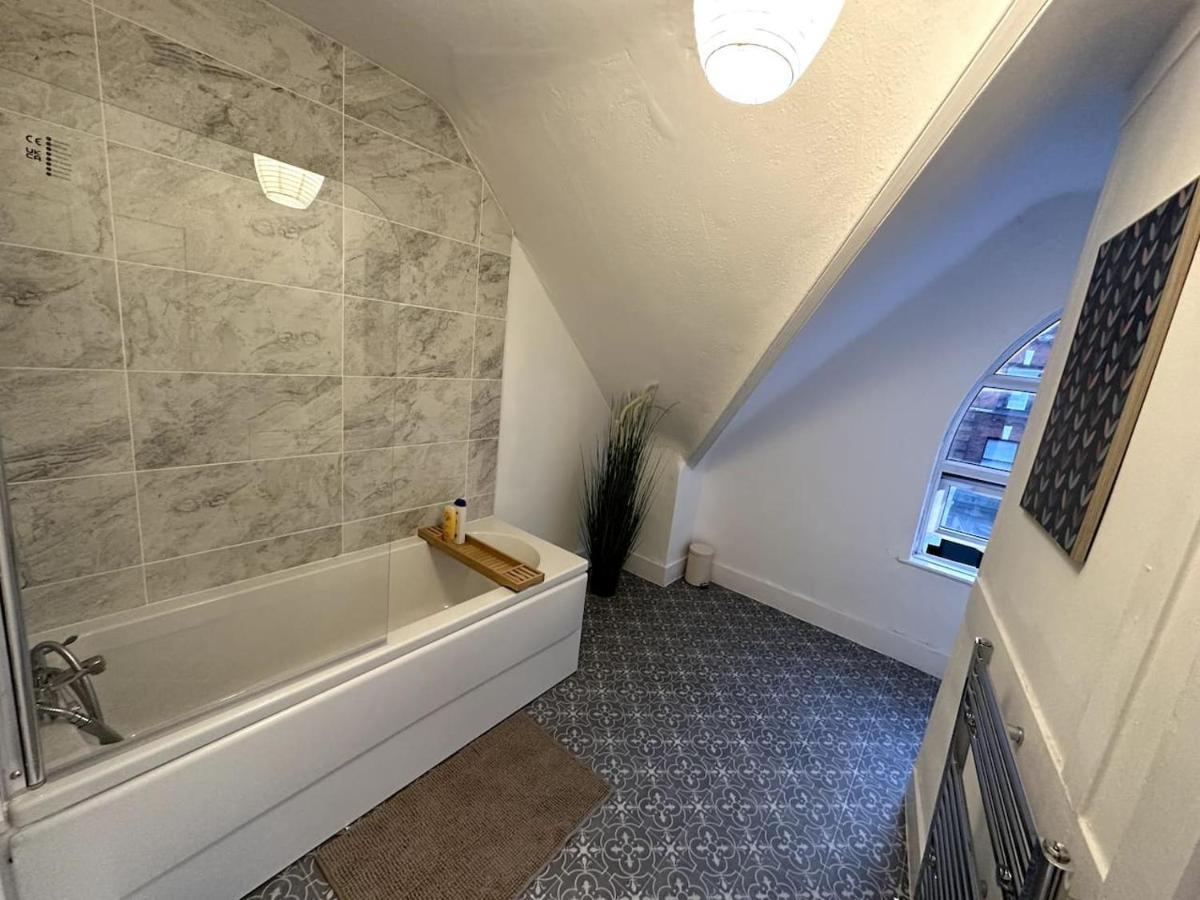 Wonderful 2 Bedroom On Tower Bridge London Exterior photo